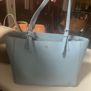 Beautiful Tory Burch Purse